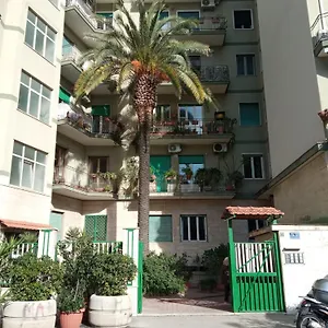 https://nove-dieci-appartamento-nuovo-zona-stadio-uni-mostra.hotels-amalfi.com