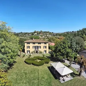 https://villa-clara-lucca.it-tuscanyhotel.com